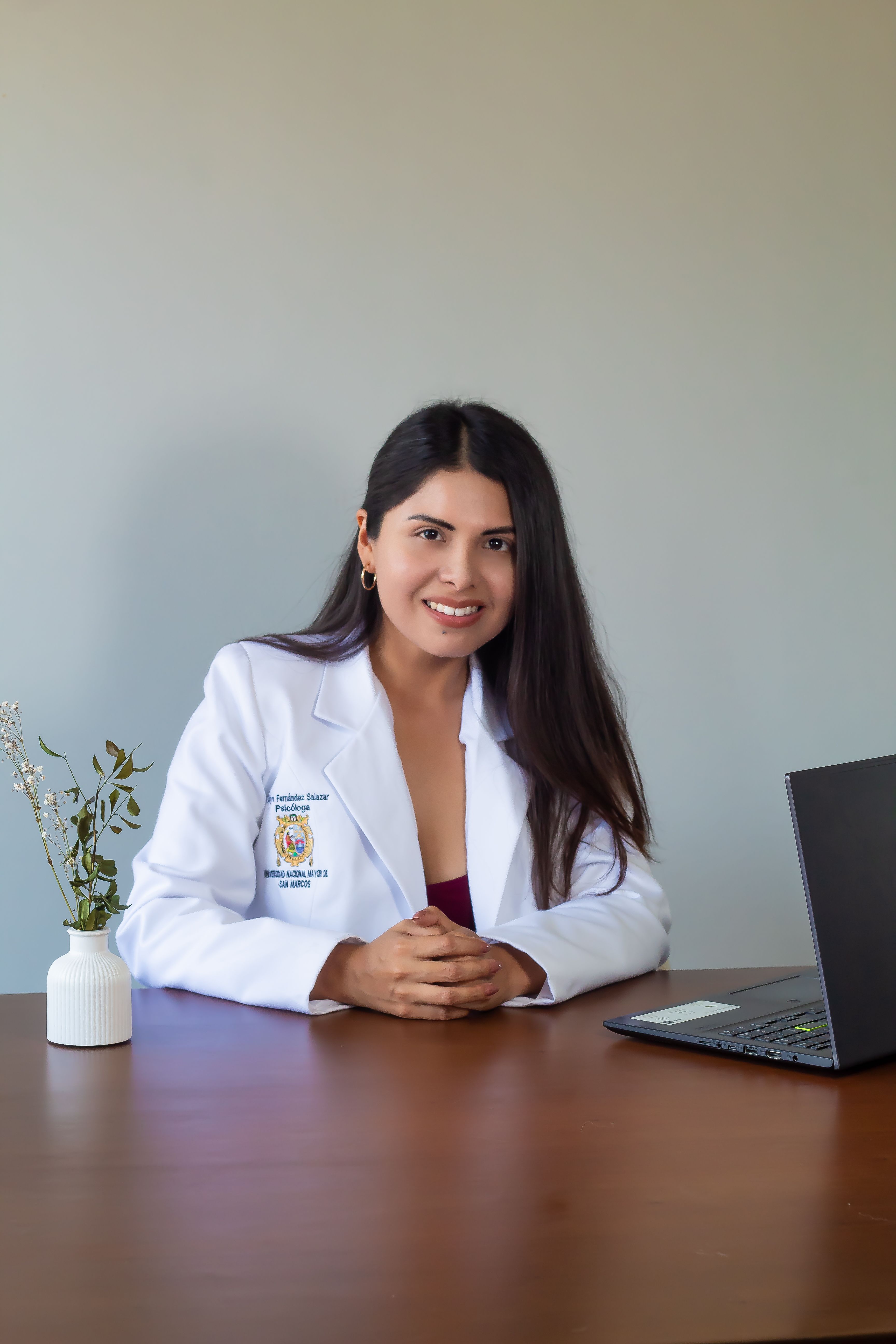 Retrato profesional de Mayra Fernández Salazar